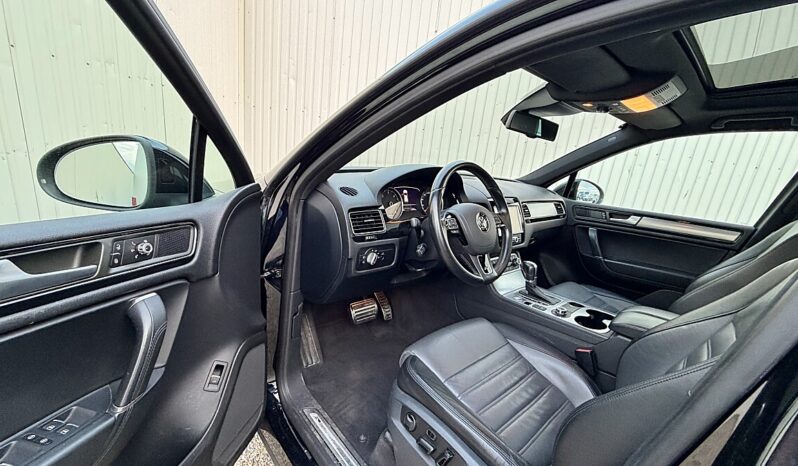 
								Volkswagen Touareg 3.0 V6 TDI 4Motion full									