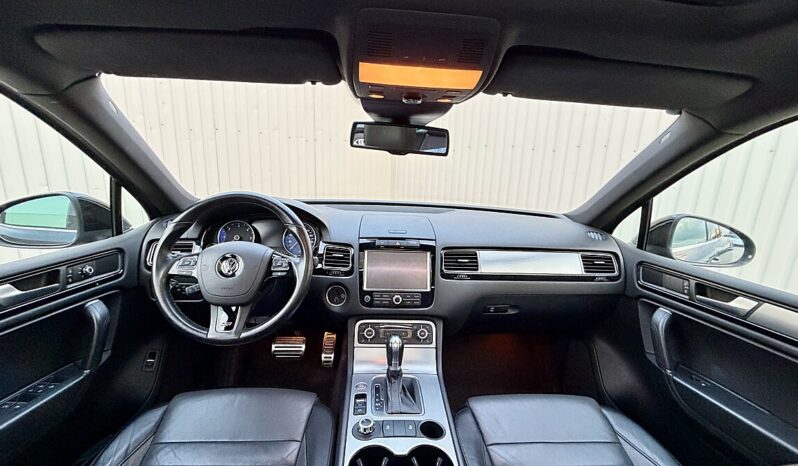 
								Volkswagen Touareg 3.0 V6 TDI 4Motion full									