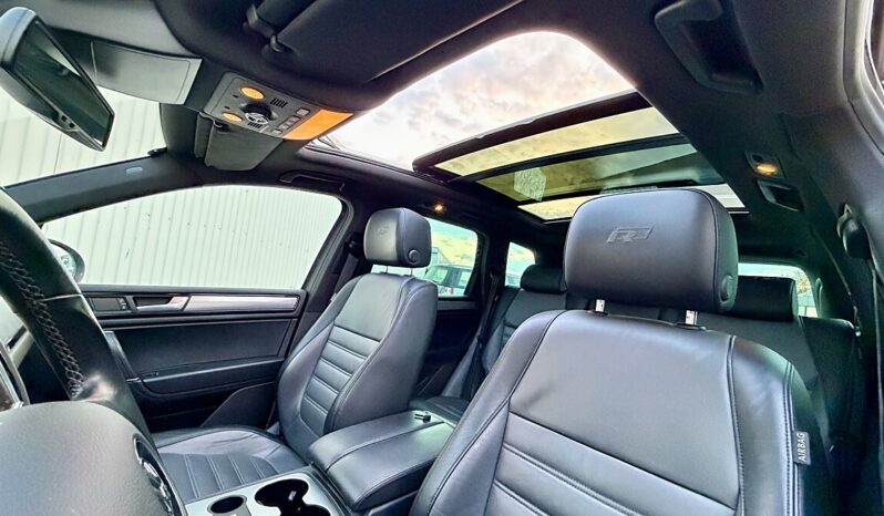 
								Volkswagen Touareg 3.0 V6 TDI 4Motion full									