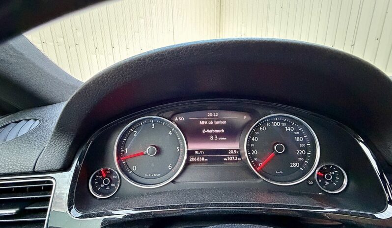 
								Volkswagen Touareg 3.0 V6 TDI 4Motion full									