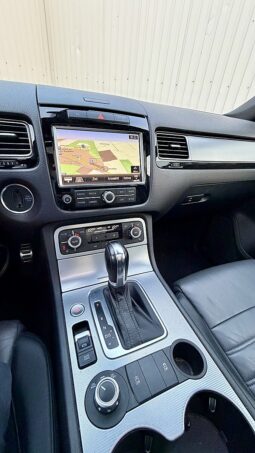 
										Volkswagen Touareg 3.0 V6 TDI 4Motion full									