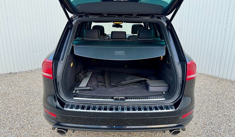 
								Volkswagen Touareg 3.0 V6 TDI 4Motion full									